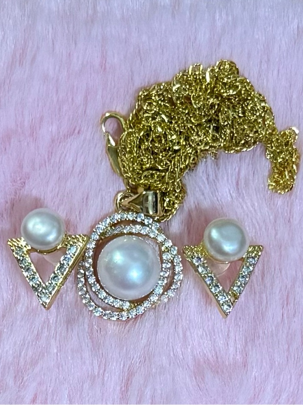 Gold South Sea Pearl Necklace & Pearl Stud Earrings 6-7 mm
